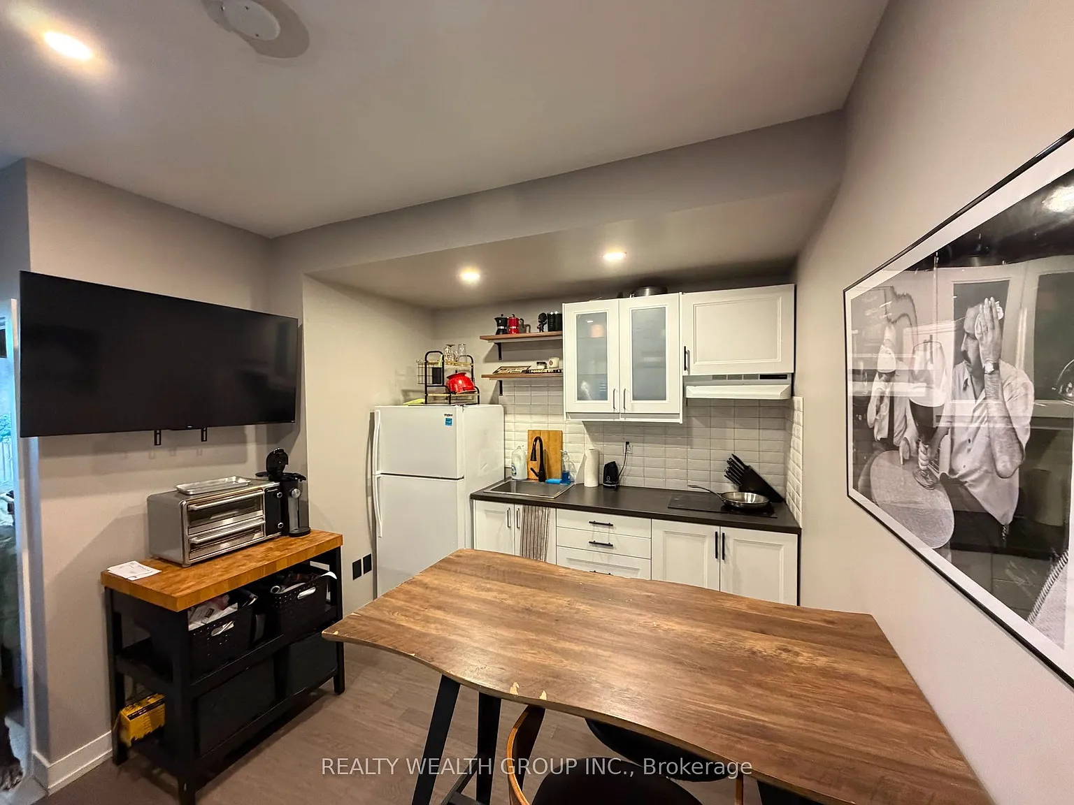 1 bed, $2,000 — Photo 4