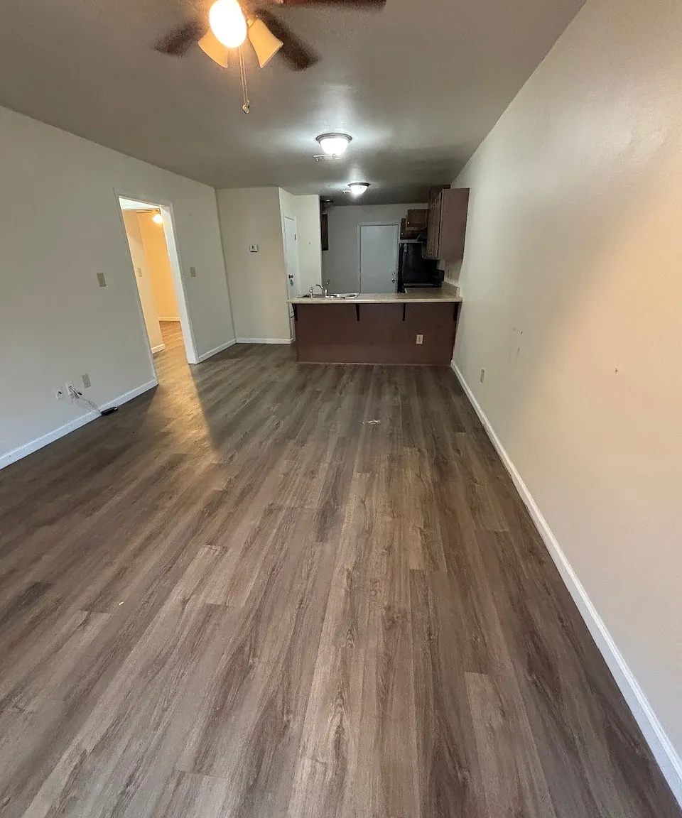2 bed, 752 sqft, $1,245 — Photo 2