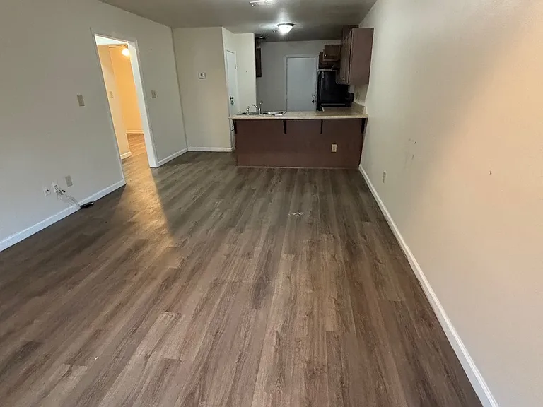 114 S C St — Photo 2