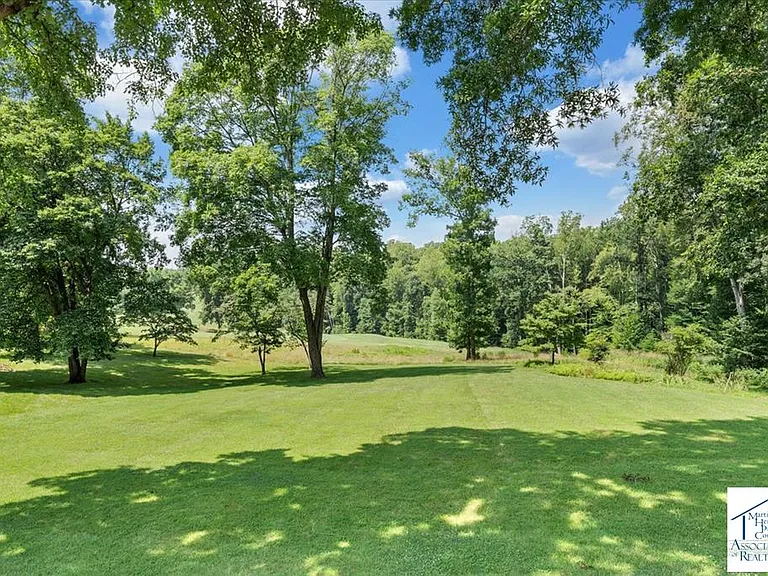 266 Plantation Rd — Photo 22