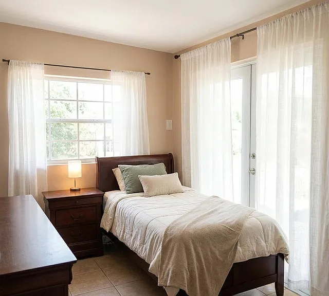 3321 Harriet Ave — Photo 2