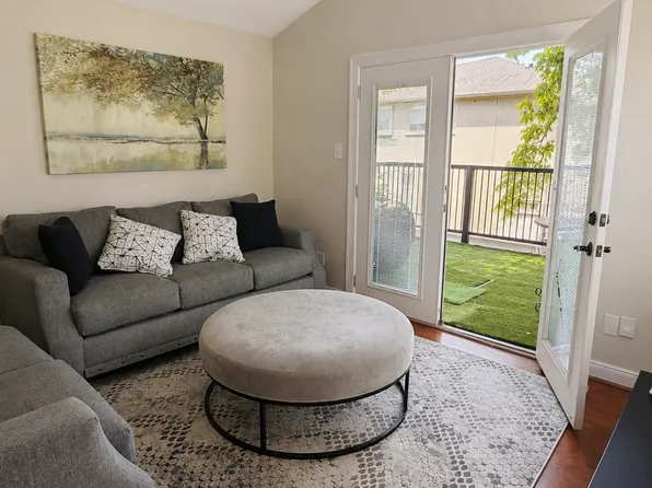 (undisclosed Address), Houston, TX 77005