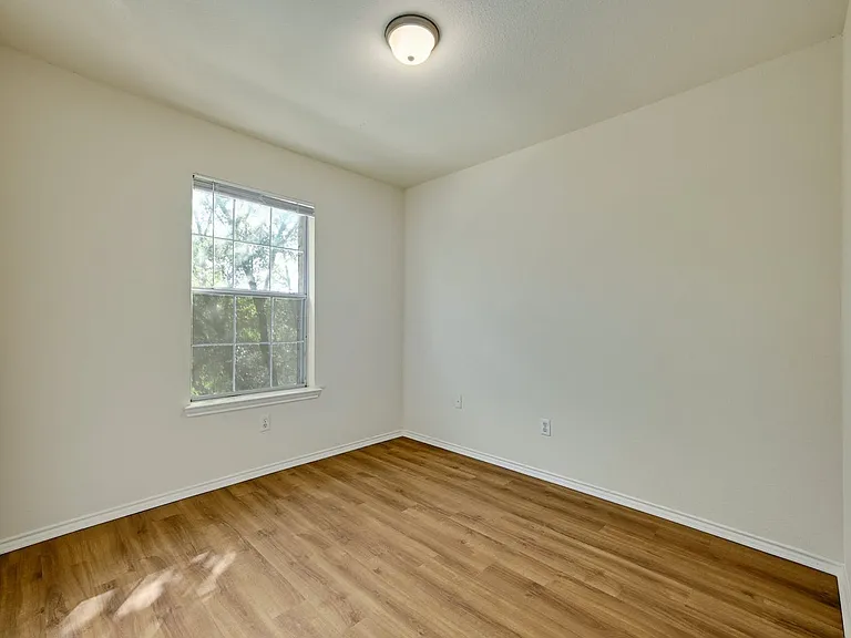 1531 Parkfield Cir — Photo 20