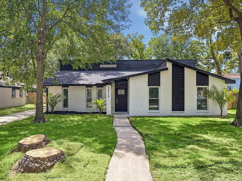 1st image of 22719 Lemon Grove Dr