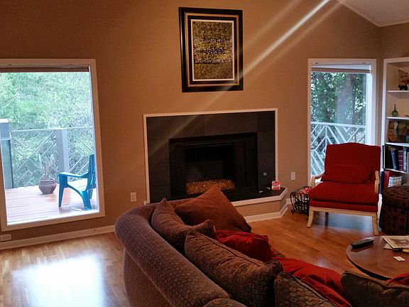 2nd image of 7631 Parkview Cir
