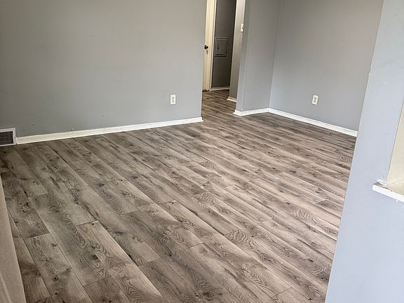 4th image of 26521 Baldwin St