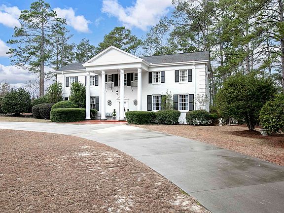3rd image of 2411 Springdale Dr
