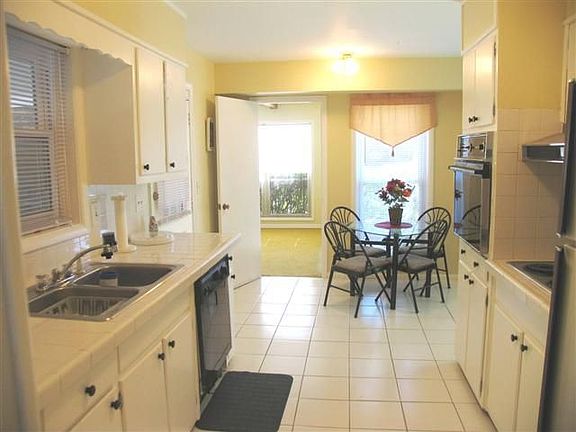 Bright White Eat-in Kitchen