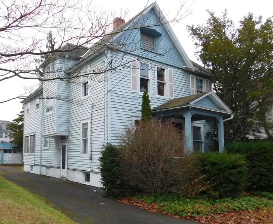 5 bed, 1825 sqft, $2,000 — Photo 1