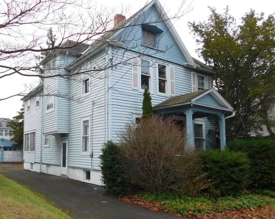 23 Bennett Ave