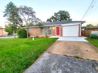 590 Union Rd, Saint Louis, MO 63123