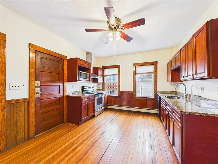 5-7 Hoyle St #7 — Photo 5