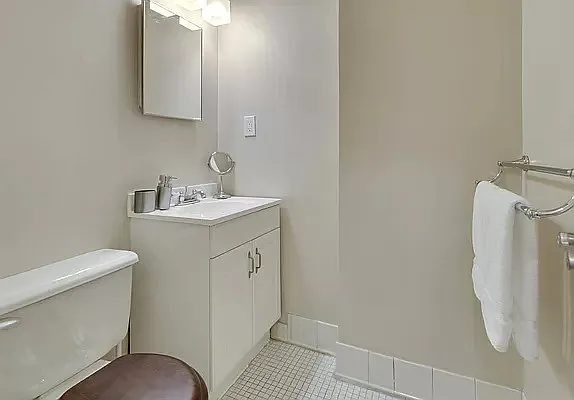 Rented by Douglas Elliman | media 28