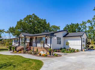 67000 E 230th Rd, Wyandotte, OK 74370