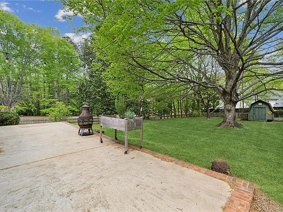 2nd image of 345 Meadow Dr