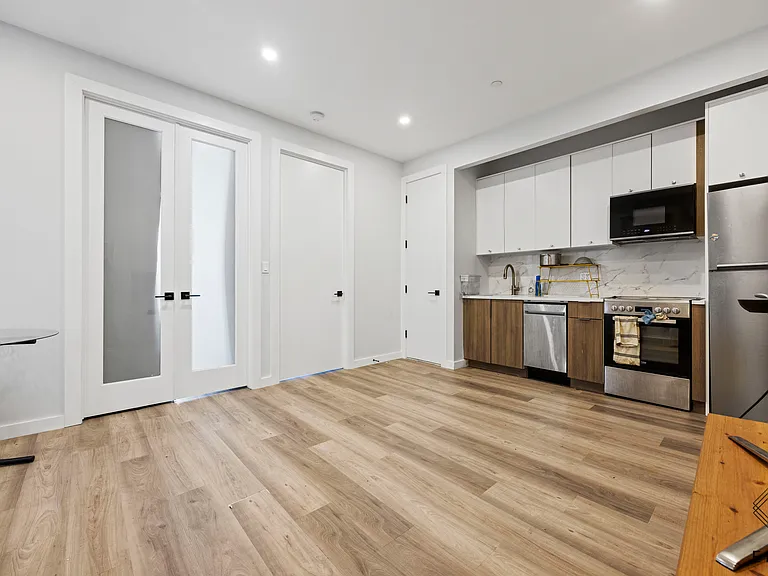 2913 Snyder Ave #5R — Photo 12