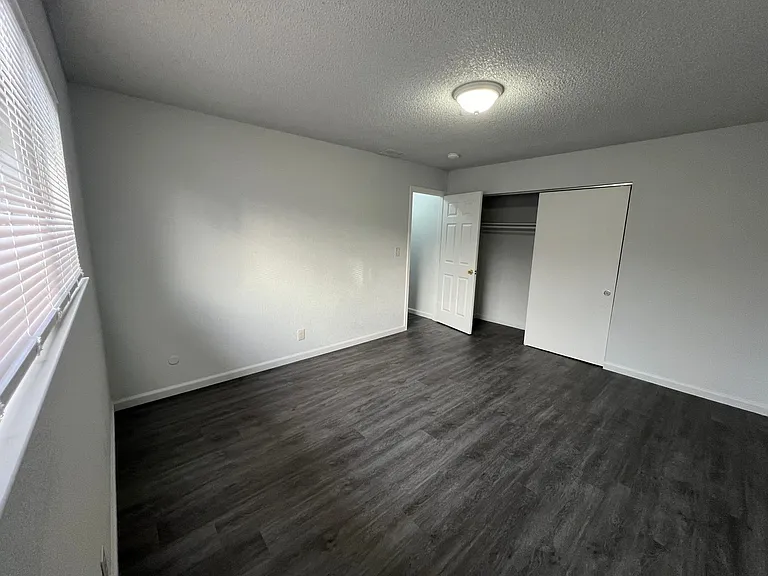 9203 S Dalewood St — Photo 10