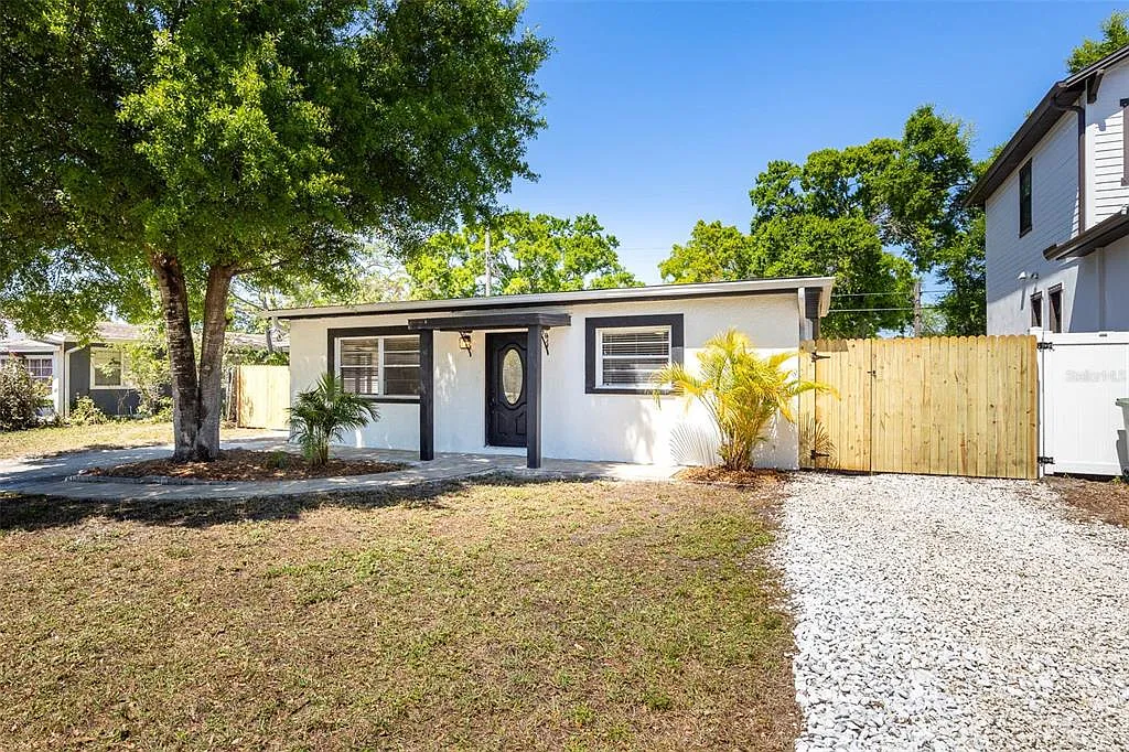 4 bed, 2.5 bath, 1420 sqft, $3,250 — Photo 1