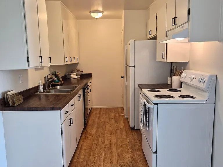 2364 Las Plumas Ave — Photo 4