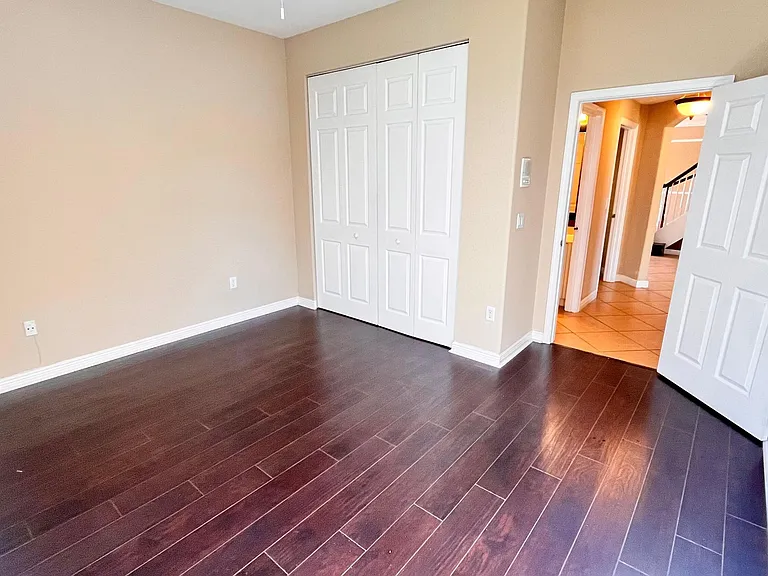 9546 Worswick Ct — Photo 38