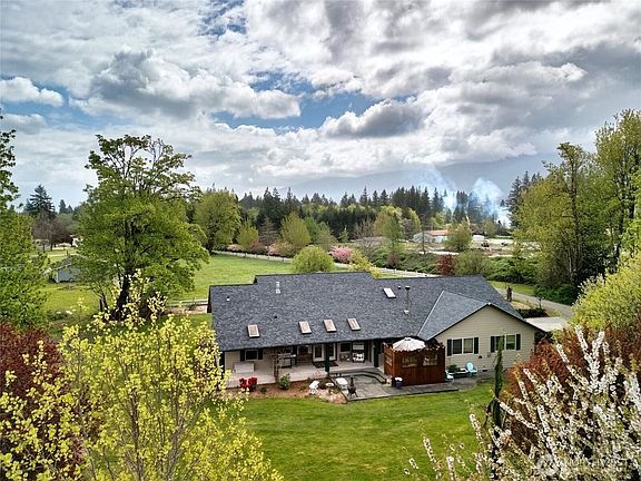 3rd image of 7492 Russell Road