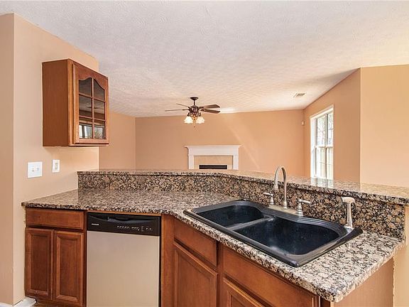 2nd image of 5144 Winding Glen Dr