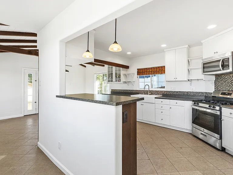 835 Barsby St — Photo 8
