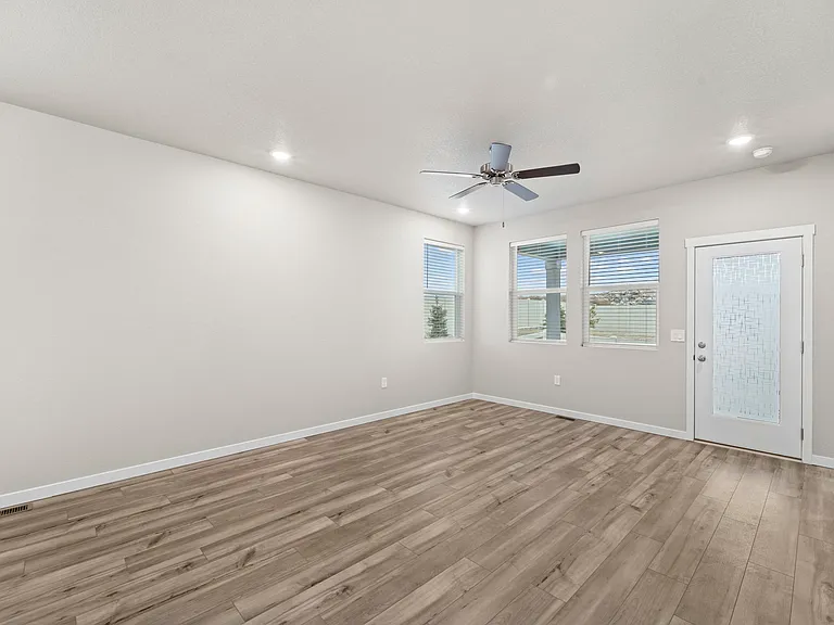 7810 Keebler Dr — Photo 10
