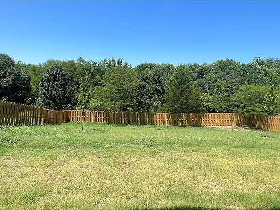 4th image of 2648 N Justin Dr