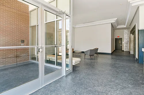 E Plaza & Residences Photo 1