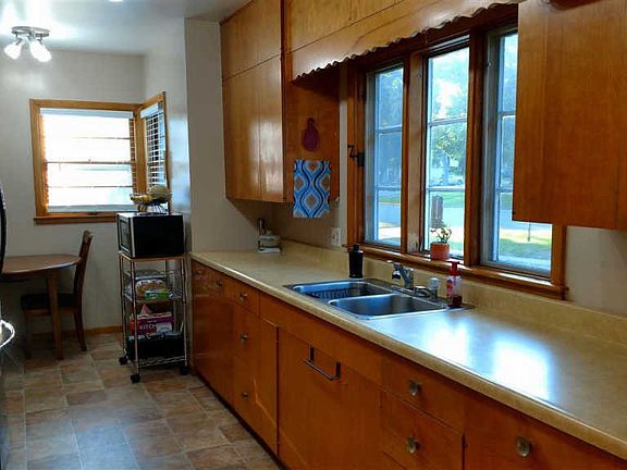 2nd image of 427 W Lincoln St