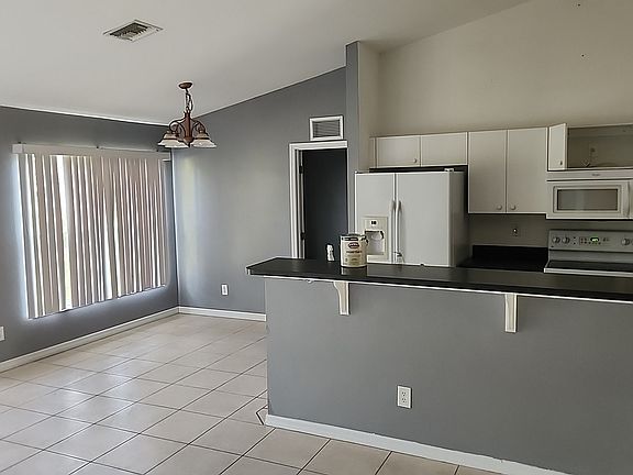 5th image of 547 Flamingo Ave