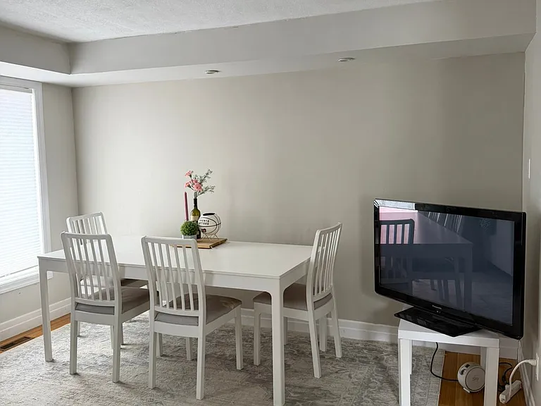 39 Briarlea Rd — Photo 11