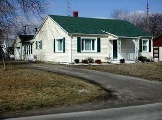 1941 Vivian Rd, Monroe, MI 48162