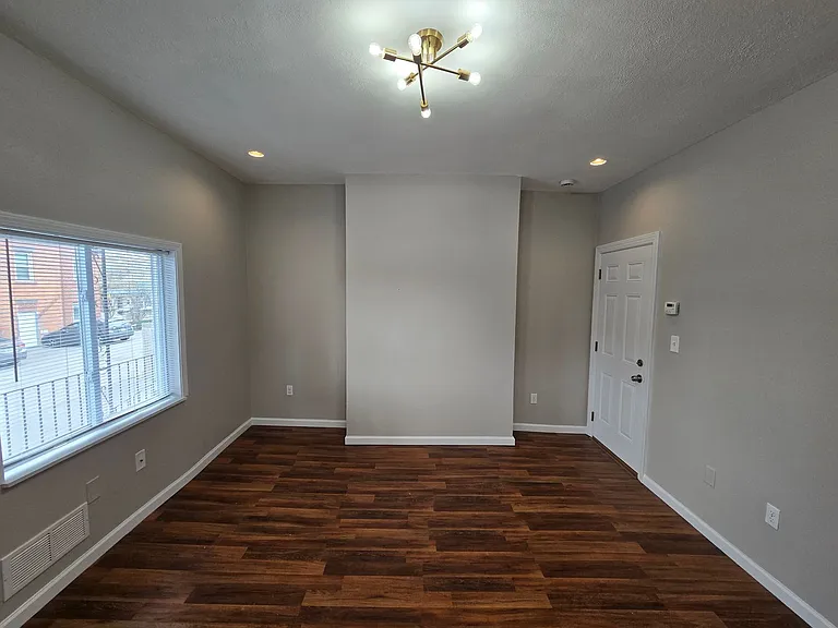 430 Greenfield Avenue — Photo 34