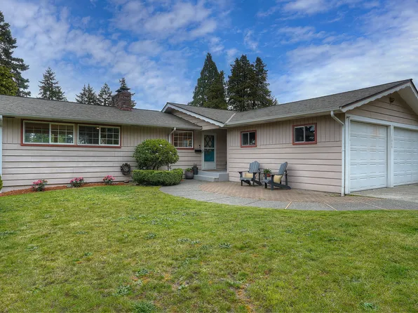 1045 Sunrise Ln, Fircrest, WA 98466