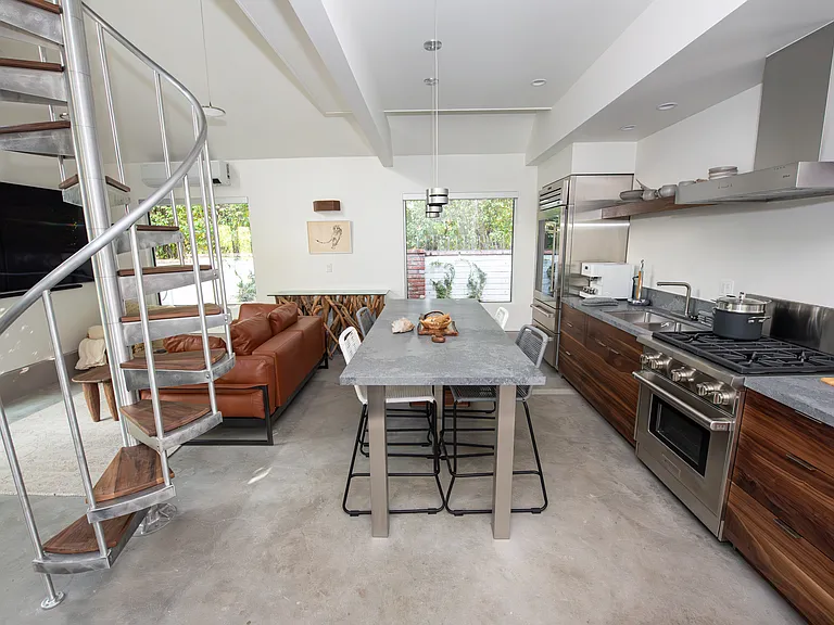 261 S Hudson Ave #1/2 — Photo 6