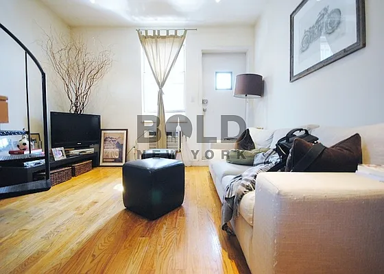 Rented by Bold New York | media 28