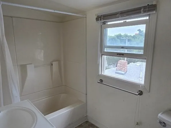 164 Auburn St #6, Cambridge, MA 02139