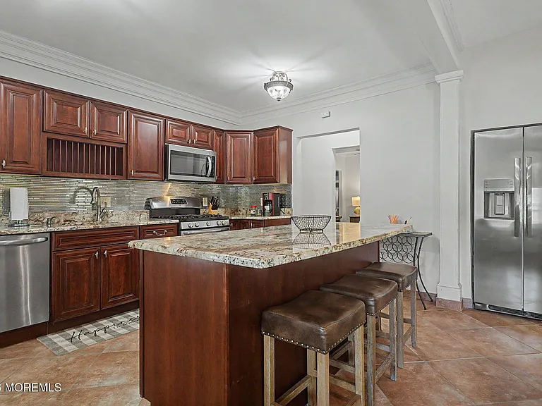 601 4th Ave #1 — Photo 8