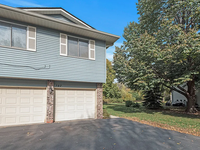 797 Parkside Dr — Photo 21