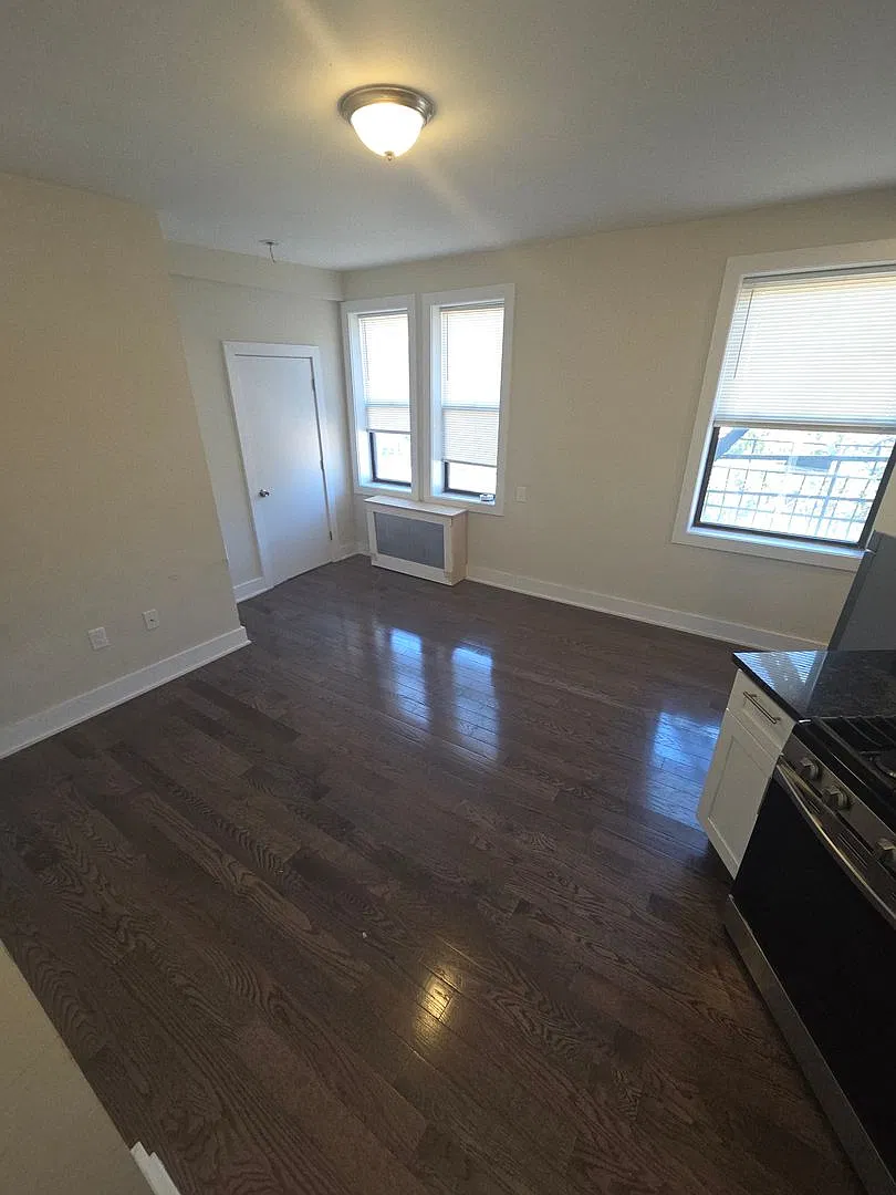 075 - 111 Sanford Realty Llc — Photo 3