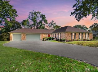 1553 Roamont Dr, Dayton, OH 45459