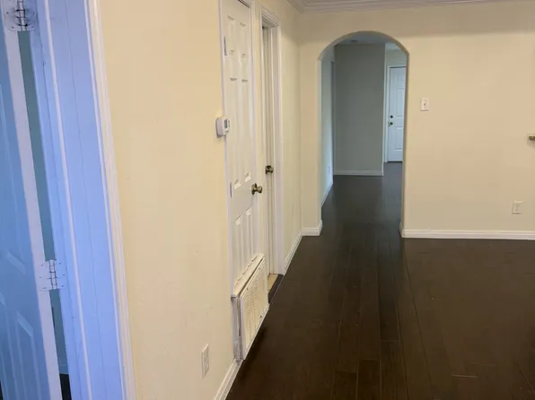 2004 Garden St, Austin, TX 78702