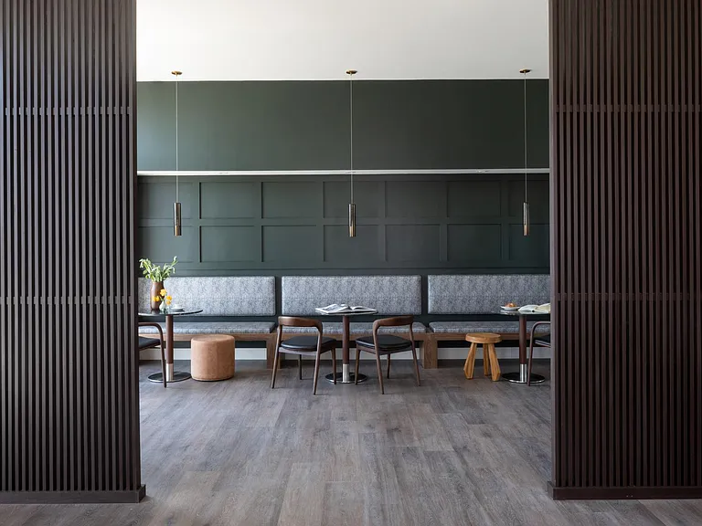 460 Grand — Photo 21