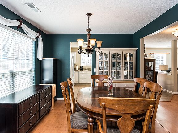 5th image of 1111 Briarwood Dr