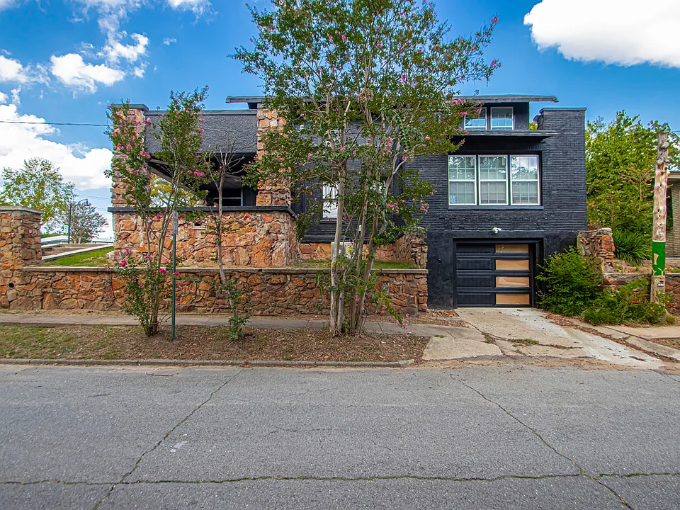 101 Skyline Dr #101
