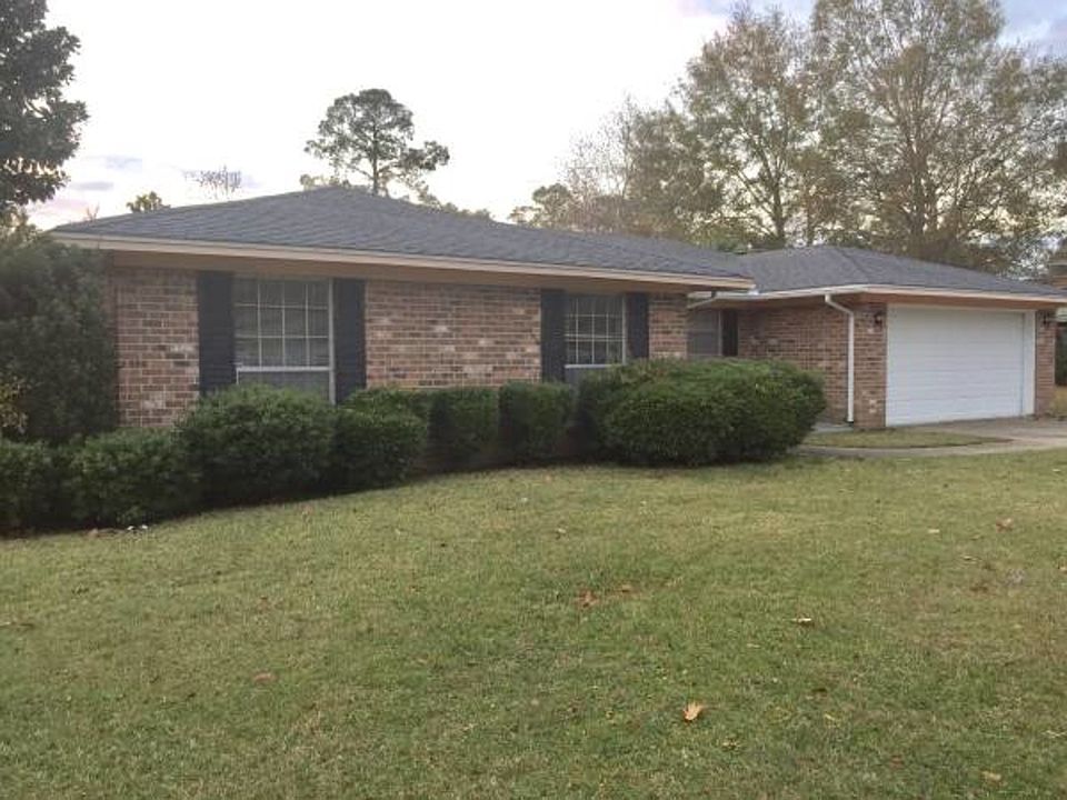 1st image of 15315 Oakwood Ct