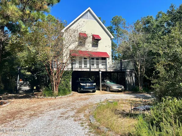 375 Courtenay Ave, Pass Christian, MS 39571