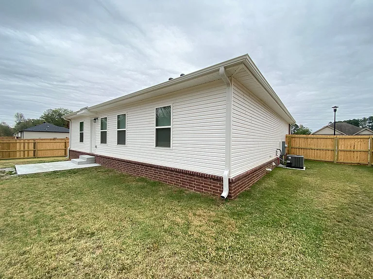 313 Sparrow Rd — Photo 9